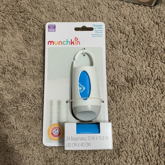 Diaper Changing Kit with Bags - Picture 2 of 6